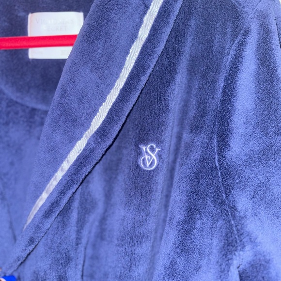 Victoria's Secret Cozy Plush Long Robe NWOT NEW IN PACKAGE - Picture 5 of 7